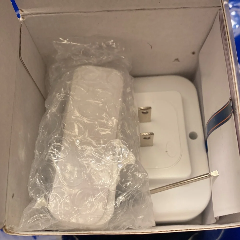NWT Satisure wireless door chime.